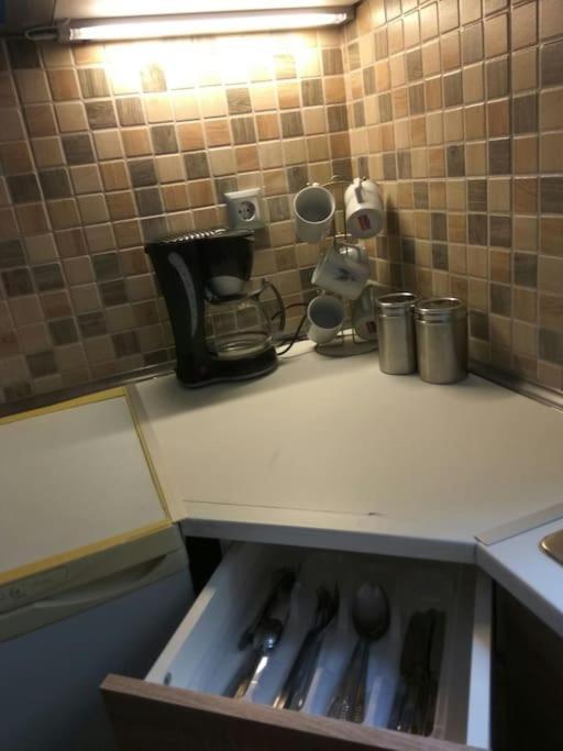 Nice& Cozy Flat 1Min From The Heart Of Athens.Wifi Zewnętrze zdjęcie